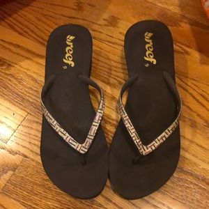 Reef brown flip flops with detail